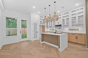 8011 Bowen St, Houston, TX 77051 - Photo 3