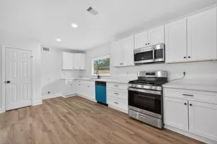 1609 N Pacific St, Conroe, TX 77301 - Photo 11