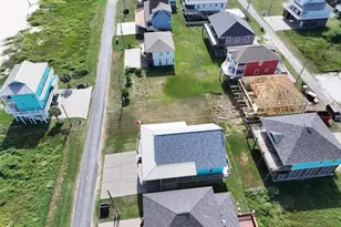 2585 Holiday Dr, Crystal Beach, TX 77650 - Photo 11