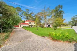 17 Winged Foot Dr, Conroe, TX 77304 - Photo 3