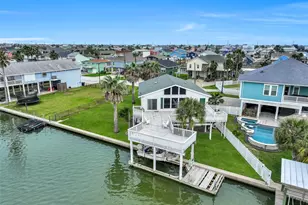 22218 Matagorda Dr, Galveston, TX 77554 - Photo 1