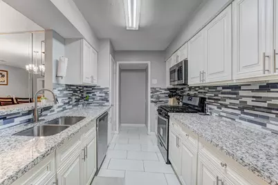 11819 S Nottingham Circle, Houston, TX 77071 - Photo 15