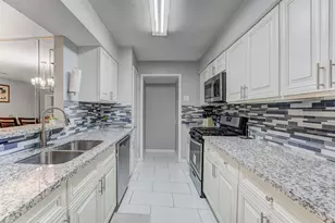 11819 S Nottingham Cir, Houston, TX 77071 - Photo 15