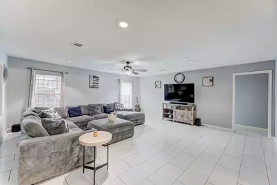 11819 S Nottingham Circle, Houston, TX 77071 - Photo 19