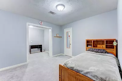 11819 S Nottingham Circle, Houston, TX 77071 - Photo 33