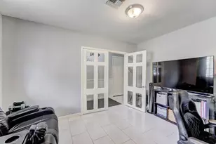 11819 S Nottingham Cir, Houston, TX 77071 - Photo 9