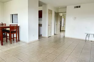 10802 Kingspoint Rd, Houston, TX 77075 - Photo 5