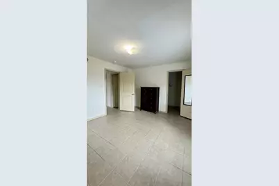 10802 Kingspoint Road, Houston, TX 77075 - Photo 17