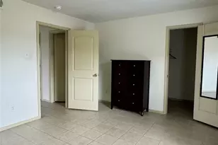 10802 Kingspoint Rd, Houston, TX 77075 - Photo 17