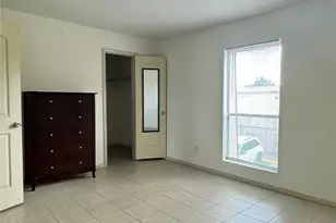 10802 Kingspoint Rd, Houston, TX 77075 - Photo 15