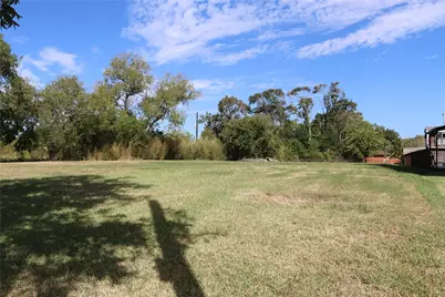 518 E Meyer Road, Seabrook, TX 77586 - Photo 3