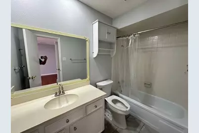 7700 Creekbend Drive #109, Houston, TX 77071 - Photo 17