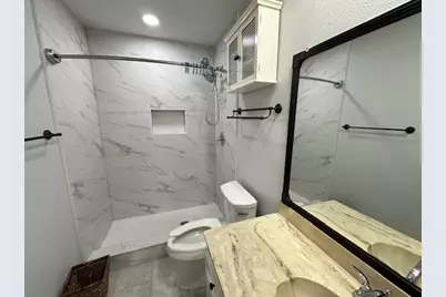 7700 Creekbend Drive #109, Houston, TX 77071 - Photo 15