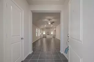 32045 Towering Birch Trl, Conroe, TX 77385 - Photo 3