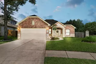 174 Maple Grove Dr, Conroe, TX 77384 - Photo 1