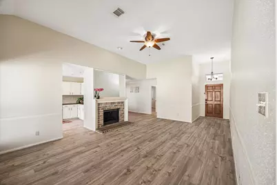 14427 Sun Harbor Drive, Houston, TX 77062 - Photo 9