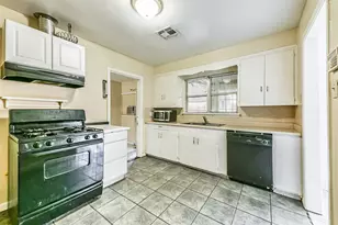 4710 Wedgewood Dr, Bellaire, TX 77401 - Photo 3
