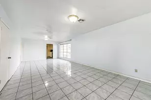 4710 Wedgewood Dr, Bellaire, TX 77401 - Photo 5