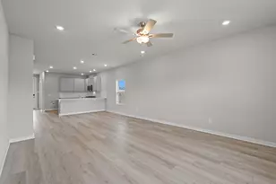 235 Bay Laurel Ct, Alvin, TX 77511 - Photo 9