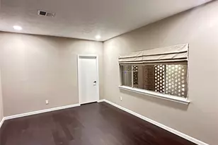 10902 Bob White Dr, Houston, TX 77096 - Photo 11