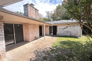 10902 Bob White Dr, Houston, TX 77096 - Photo 29