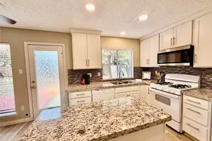 6 Leverwood Ct, The Woodlands, TX 77381 - Photo 5