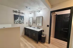 3850 Hays Ave, Groves, TX 77619 - Photo 13
