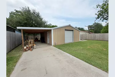 3850 Hays Avenue, Groves, TX 77619 - Photo 23