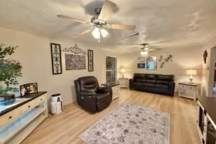 3850 Hays Ave, Groves, TX 77619 - Photo 3