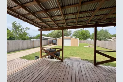 3850 Hays Avenue, Groves, TX 77619 - Photo 17