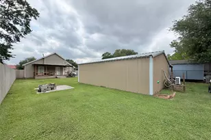 3850 Hays Ave, Groves, TX 77619 - Photo 21