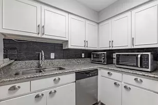 2647 Marilee Ln, Houston, TX 77057 - Photo 9