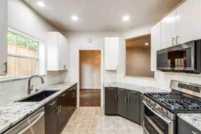 1318 Peden Street #D, Houston, TX 77006 - Photo 13