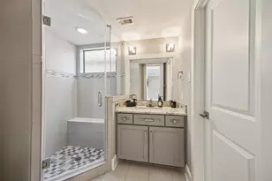 4618 Oakdale St, Bellaire, TX 77401 - Photo 5