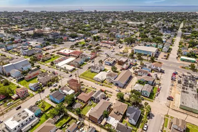 3718 Sealy Street, Galveston, TX 77550 - Photo 21