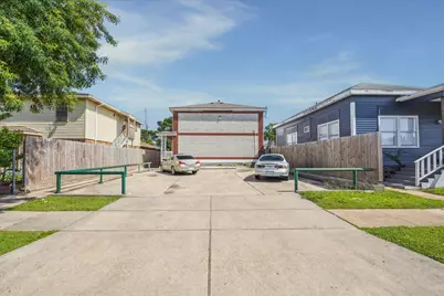 3718 Sealy Street, Galveston, TX 77550 - Photo 3