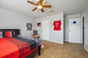 3718 Sealy St, Galveston, TX 77550 - Photo 15
