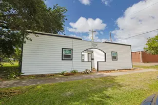 521 2nd Ave N, Texas City, TX 77590 - Photo 17
