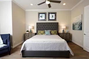 5817 E Post Oak Ln, Houston, TX 77055 - Photo 19