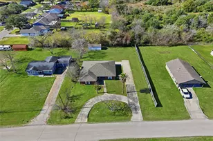 3901 22nd St N, Texas City, TX 77590 - Photo 35