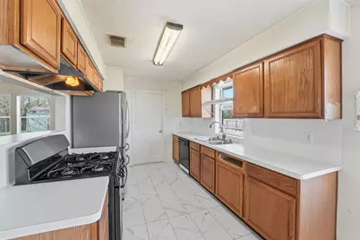 3901 22nd Street N, Texas City, TX 77590 - Photo 13