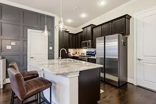 8418 Oak Leaf Point Dr, Houston, TX 77055 - Photo 5