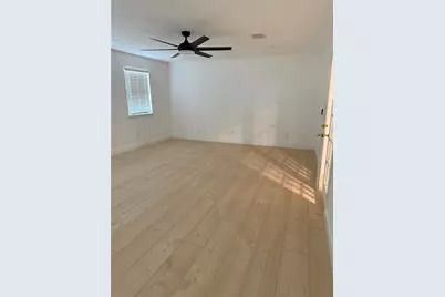 3207 E Heatherock Circle, Sugar Land, TX 77479 - Photo 9