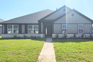 18 Gemstone Ct, Angleton, TX 77515 - Photo 1