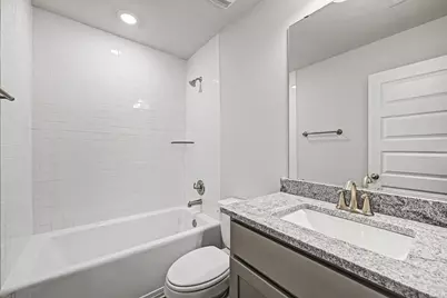 18 Gemstone Court, Angleton, TX 77515 - Photo 25