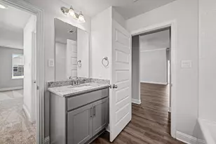 18 Gemstone Ct, Angleton, TX 77515 - Photo 13