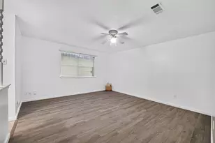 8623 Quail Hills Dr, Houston, TX 77489 - Photo 11