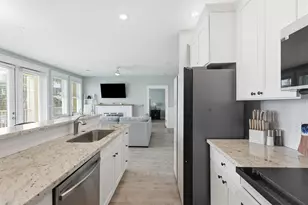 4111 Pointe W Dr, Galveston, TX 77554 - Photo 17