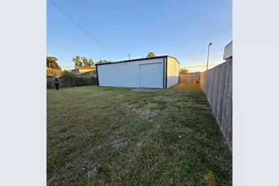 215 Fresa Road, Pasadena, TX 77502 - Photo 11