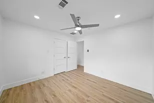 5447 Kingfisher Dr, Houston, TX 77096 - Photo 19